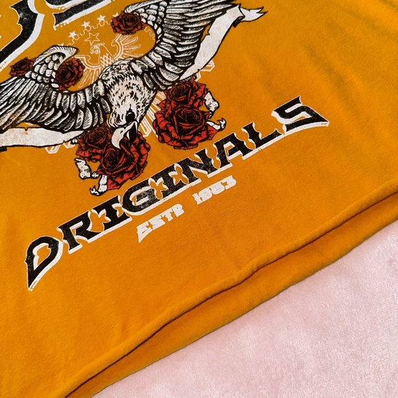 SLEEVELESS GRAPHIC CROP TOP W/ CUTOUT RING SIDES · SIZE M - Picture 8 of 10